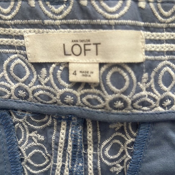 LOFT embroidered shorts - Picture 5 of 8